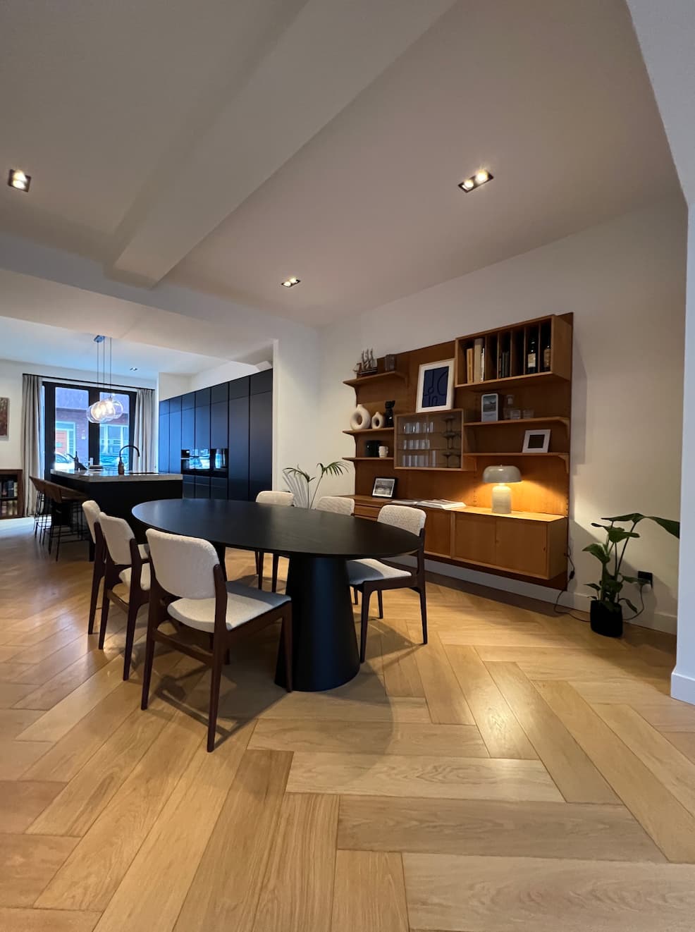 Dining area & Cadovius wall unit